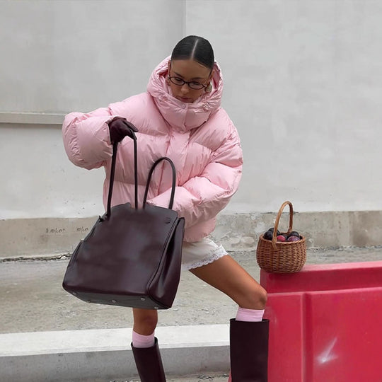 Damen kurze oversized Stepp-Daunenjacke mit Kapuze und hohem Stehkragen Nord Taschen