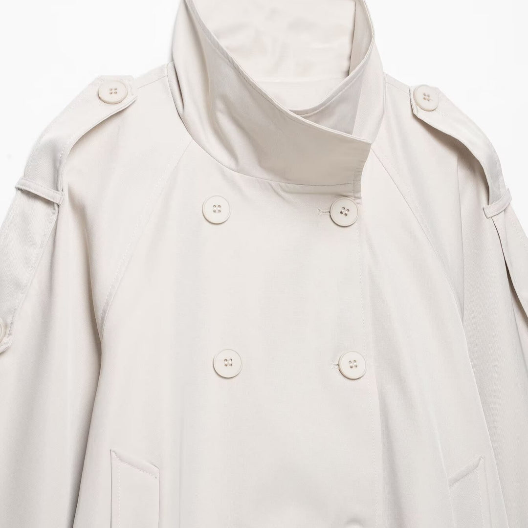 Damen Kurzgeschnittener Cape-Trench mit hohem Funnelkragen und doppelreihiger Knopfleiste Nord Taschen