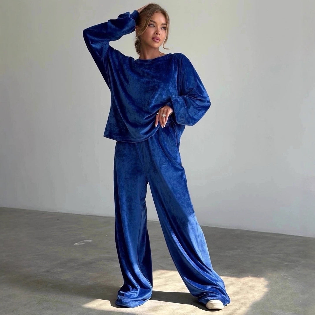 Damen luxuriöses Samt-Relax-Set mit Oversize-Crewneck und hochgeschnittener Gummibund-Jogger Nord Taschen