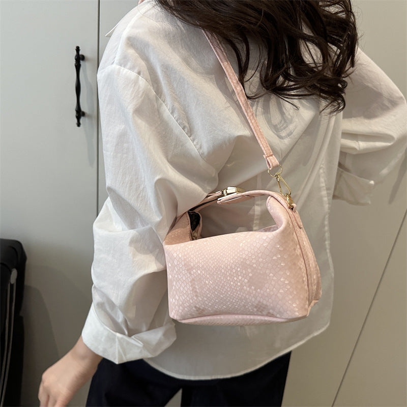 Damen Umhängetasche mit eleganter Schlangenprägung und praktischem Schulterriemen Nord Taschen