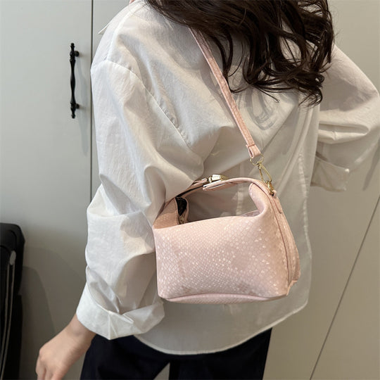 Damen Umhängetasche mit eleganter Schlangenprägung und praktischem Schulterriemen Nord Taschen