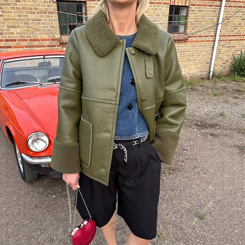 Damen Kurze Fliegerjacke im Aviator‑Stil mit Teddybesatz und kastiger Silhouette Nord Taschen