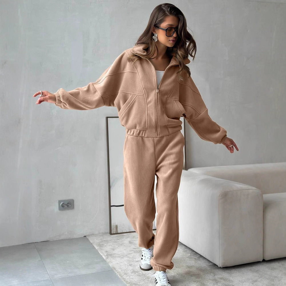 Damen kurzes Reißverschluss-Hoodie mit elastischem Bund und schmal zulaufender High-Waist-Jogginghose aus schwerem French-Terry Nord Taschen
