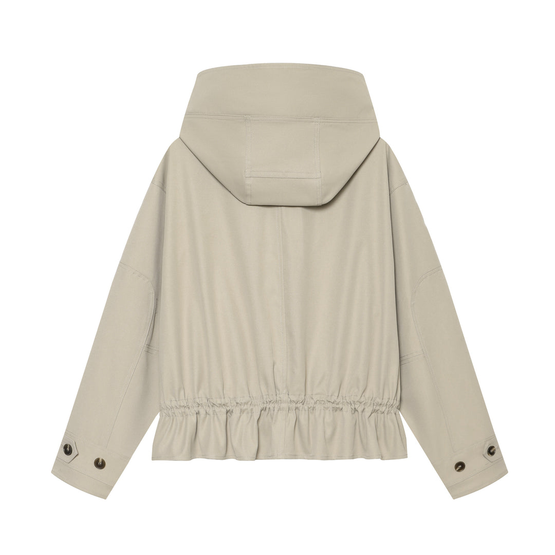 Damen Kurzparka mit hohem Funnelkragen, Tunnelzug‑Taille und verdeckter Knopfleiste Nord Taschen