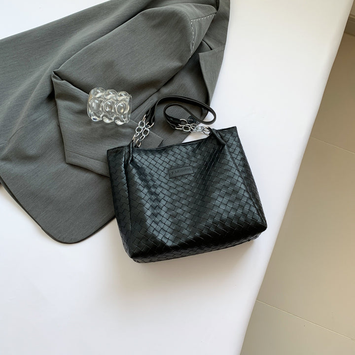 Damen modische Umhängetasche mit geflochtenem Design und eleganten Kettenakzenten Nord Taschen