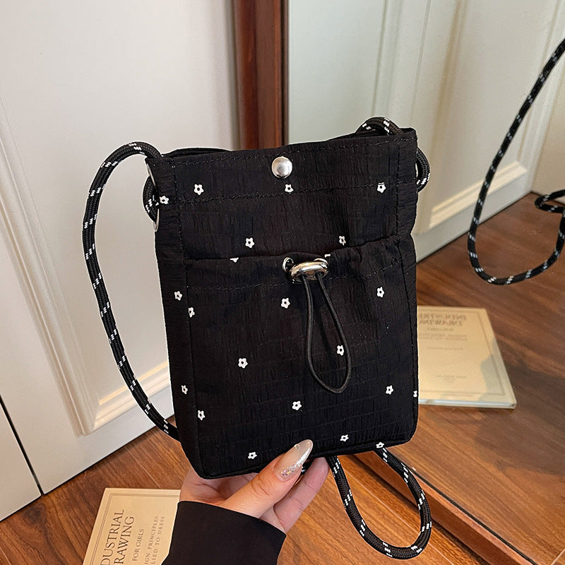 Damen kleine Umhängetasche mit blütenförmigem Design Nord Taschen