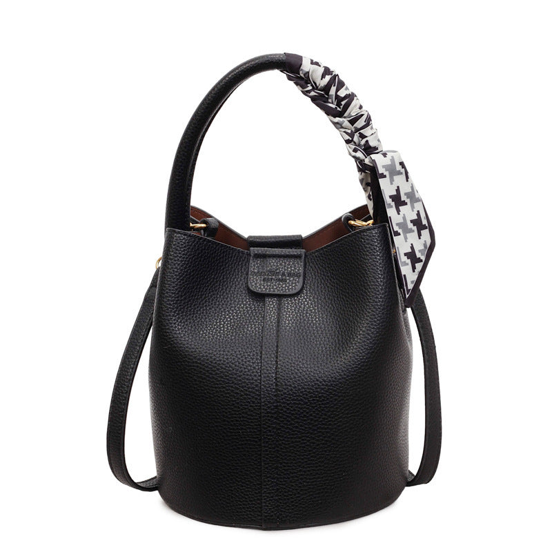 Damen Hobo-Tasche aus hochwertigem Leder mit modernem Kordelzug Nord Taschen