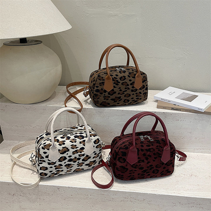 Damen Umhängetasche mit eleganter Leopardenprägung Nord Taschen
