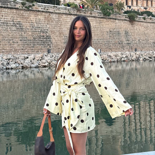 Damen Wickel-Minikleid mit V-Ausschnitt, Glockenärmeln und Polka-Dot-Print Nord Taschen
