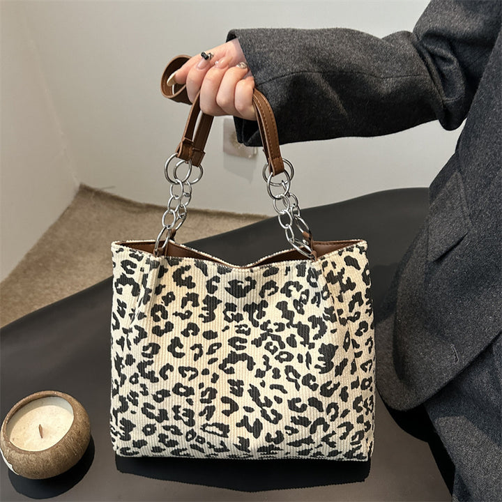 Damen Beuteltasche im modernen Leopardenmuster Nord Taschen