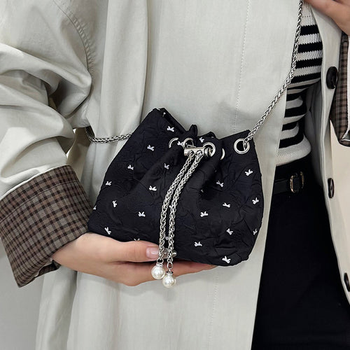 Damen Tasche mit elegantem Kordelzug und charmanten Perlendetails Nord Taschen