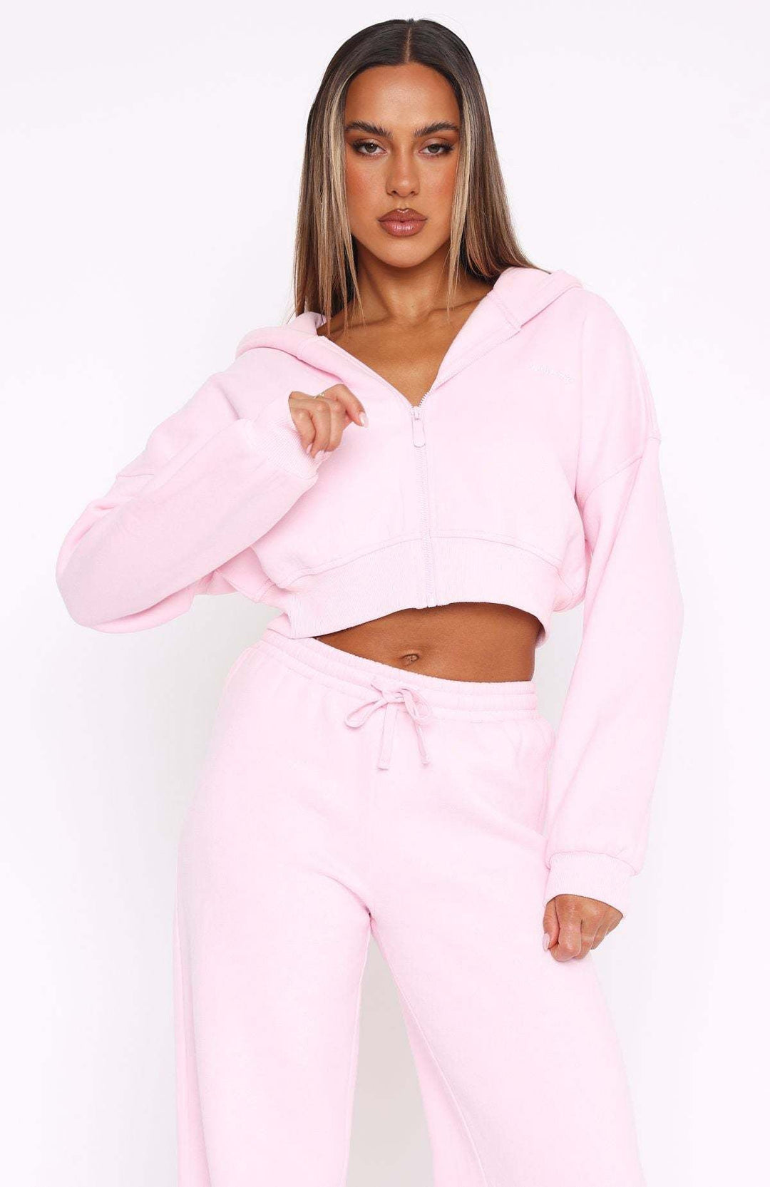 Damen moderner Cropped Hoodie und weite Jogginghose Set Nord Taschen