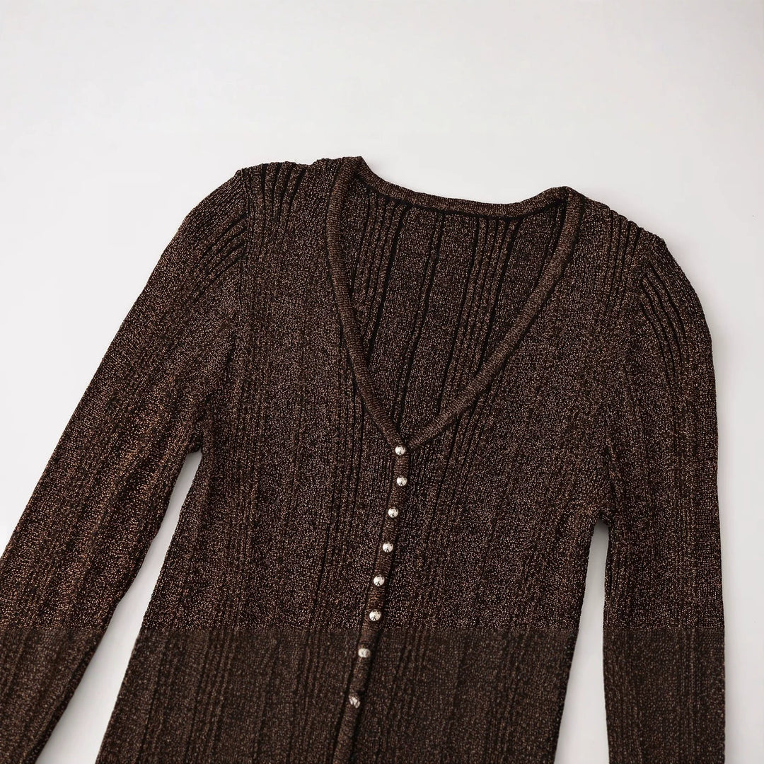 Damen Figurbetonter gerippter Feinstrick-Cardigan mit V‑Ausschnitt, Glanzfaden und Zierknopfleiste Nord Taschen