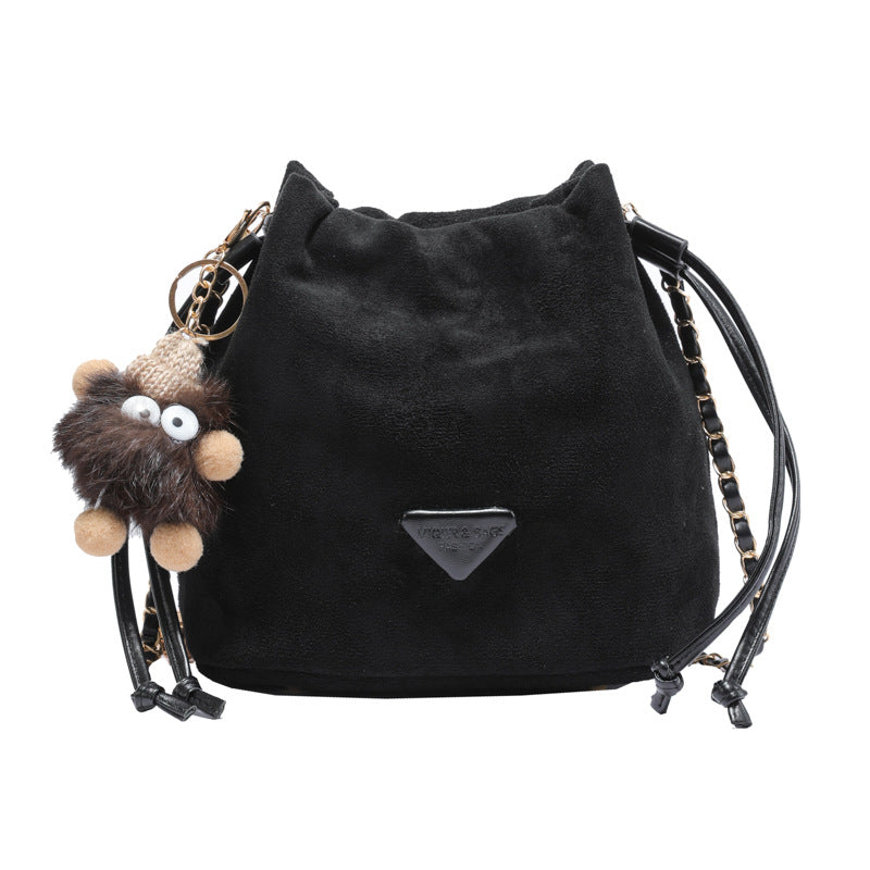 Damen Damen Umhängetasche aus hochwertigem Wildleder mit elegantem Kettengriff Nord Taschen
