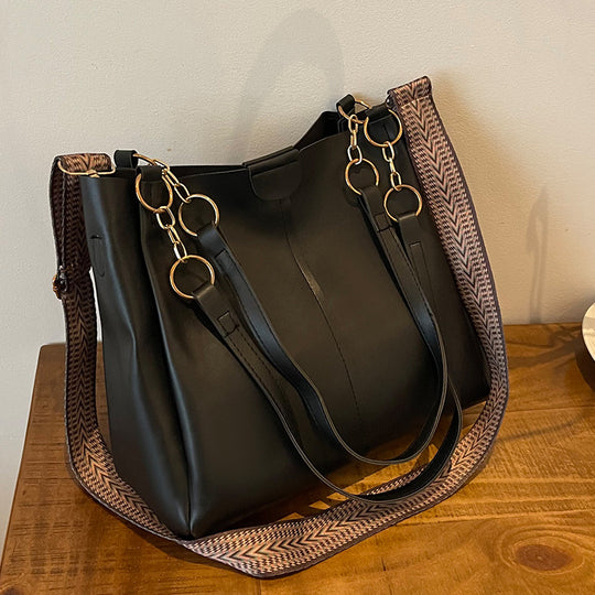 Damen vielseitige Handtasche mit abnehmbarem Schultergurt und eleganter Kettenverzierung Nord Taschen