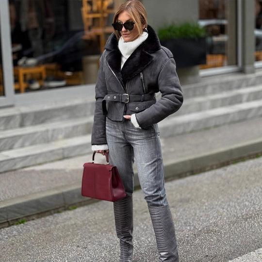 Damen Kurzjacke im Biker‑Style aus Velourslederoptik mit Teddyfutter und Taillengürtel Nord Taschen
