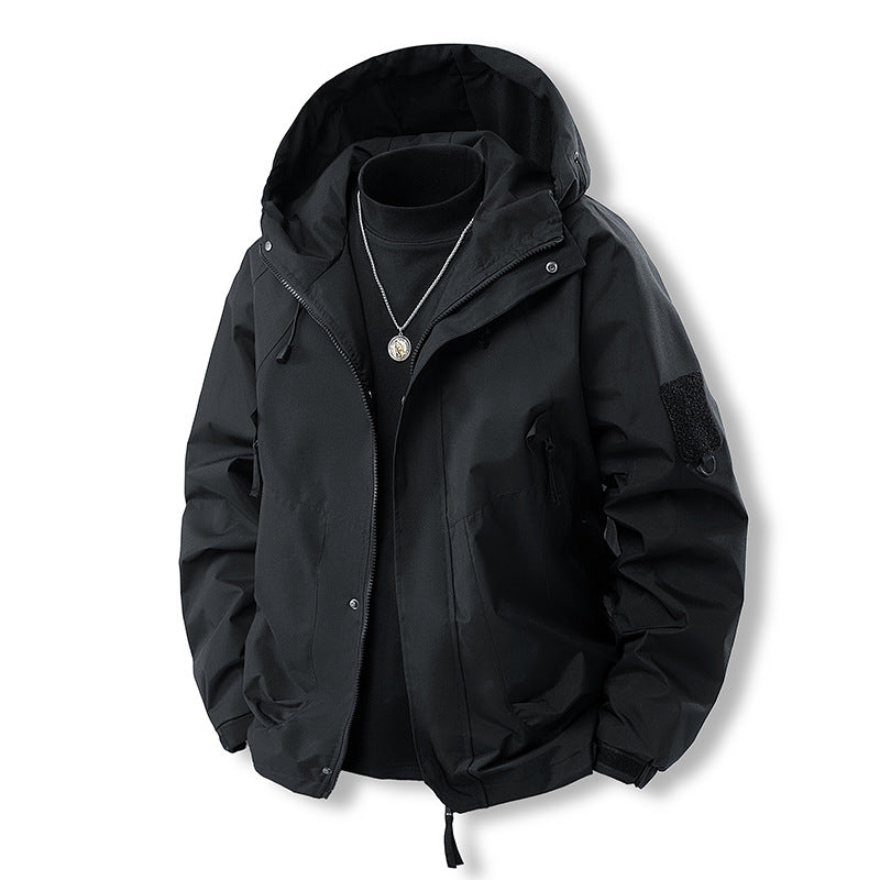 Herren Outdoor- und Freizeitjacke mit verstellbarem Kapuzenkragen und praktischen Taschen