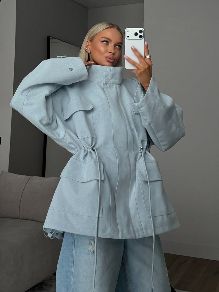 Damen Oversize Utility-Jacke mit Tunnelzugtaillierung, hohem Stehkragen und Pattentaschen Nord Taschen