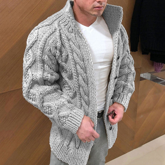 Herren Grober Zopfstrick-Cardigan mit hohem Stehkragen und Hornknöpfen Nord Taschen