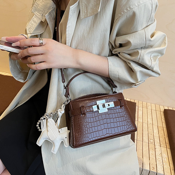 Damen-Handtasche mit elegantem Krokodil-Design und modischem Anhänger Nord Taschen