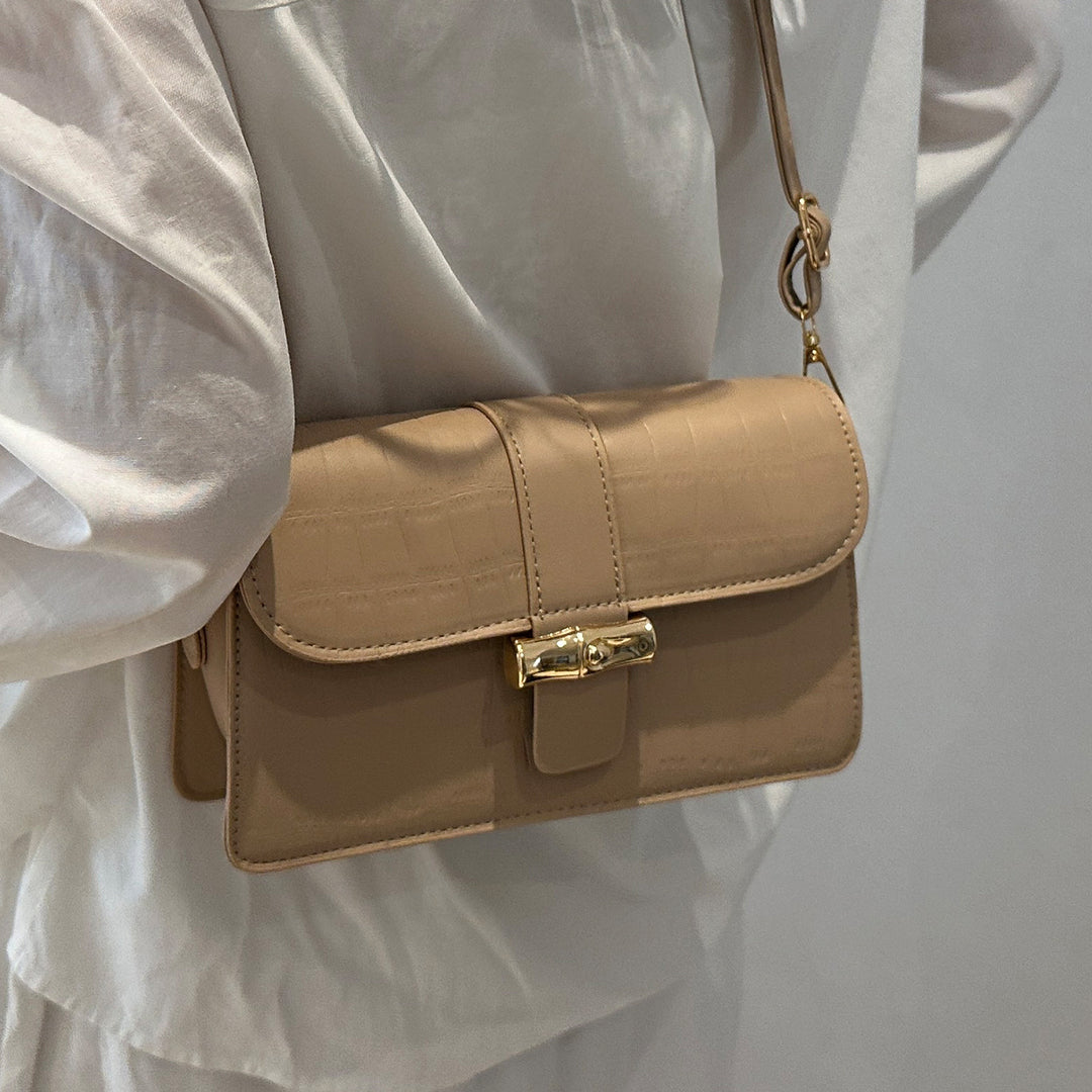 Damen Clutch aus hochwertigem Leder mit elegantem Verschluss Nord Taschen