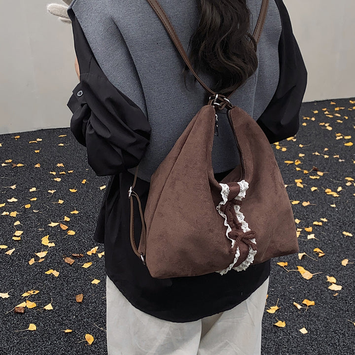 Damen Hobo-Tasche aus weichem Veloursleder mit dekorativem Spitzenakzent Nord Taschen