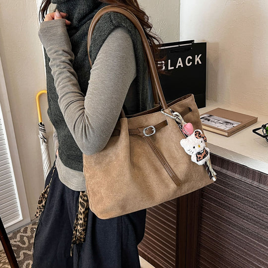 Damen modische Veloursleder Handtasche mit praktischen Innenfächern Nord Taschen