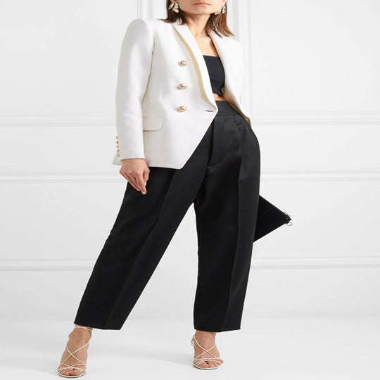 Damen Taillierter Zweireihiger Blazer im Smoking-Tailoring mit Schalkragen und goldenen Zierrundknöpfen Nord Taschen