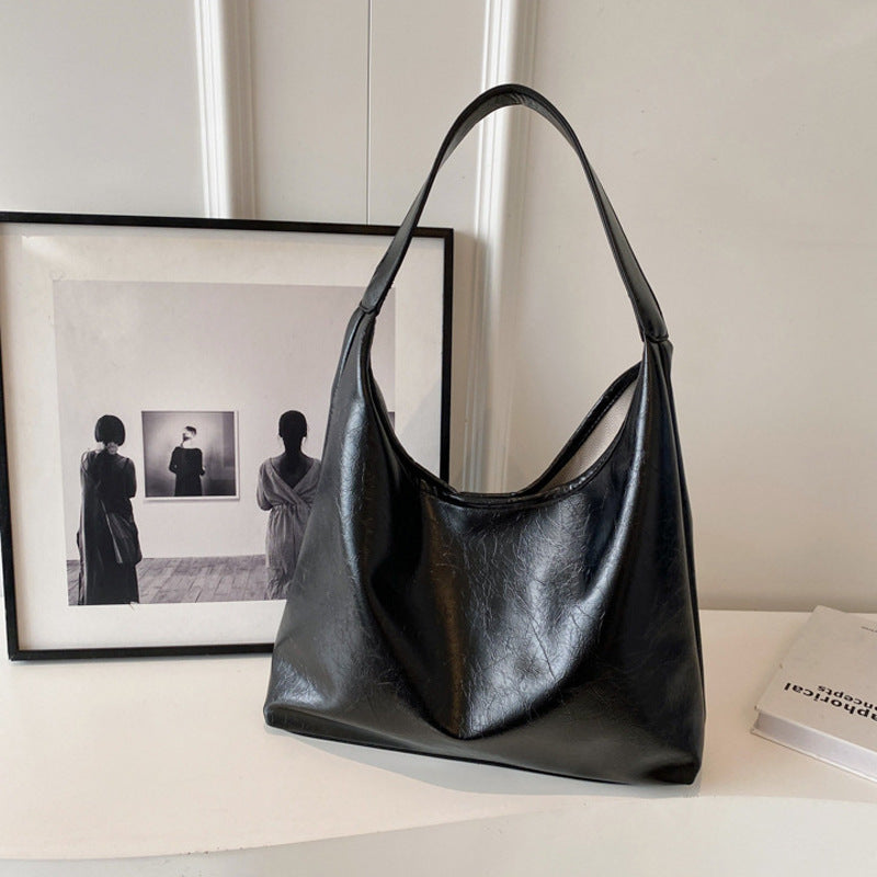 Damen Hobo-Tasche aus weich gewachsenem Kunstleder mit modernem Design Nord Taschen