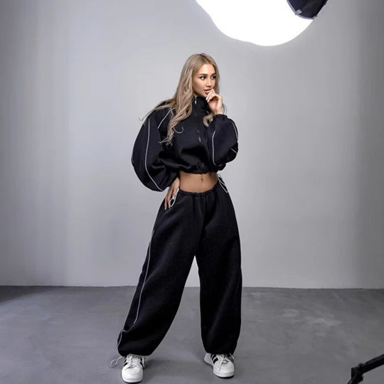 Damen cropped Zip-Kapuzenjacke mit Tunnelzug-Bund, oversized Ärmeln und kontrastierender Paspel Nord Taschen