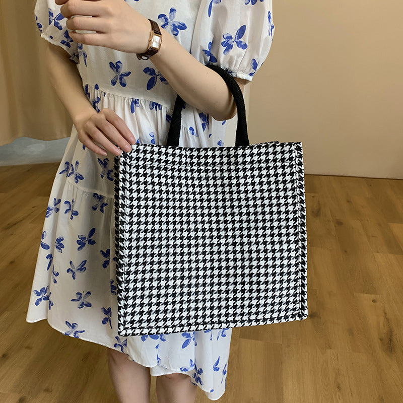 Damen Einkaufstasche mit klassischem Hahnentrittmuster und dekorativem Halstuch Nord Taschen