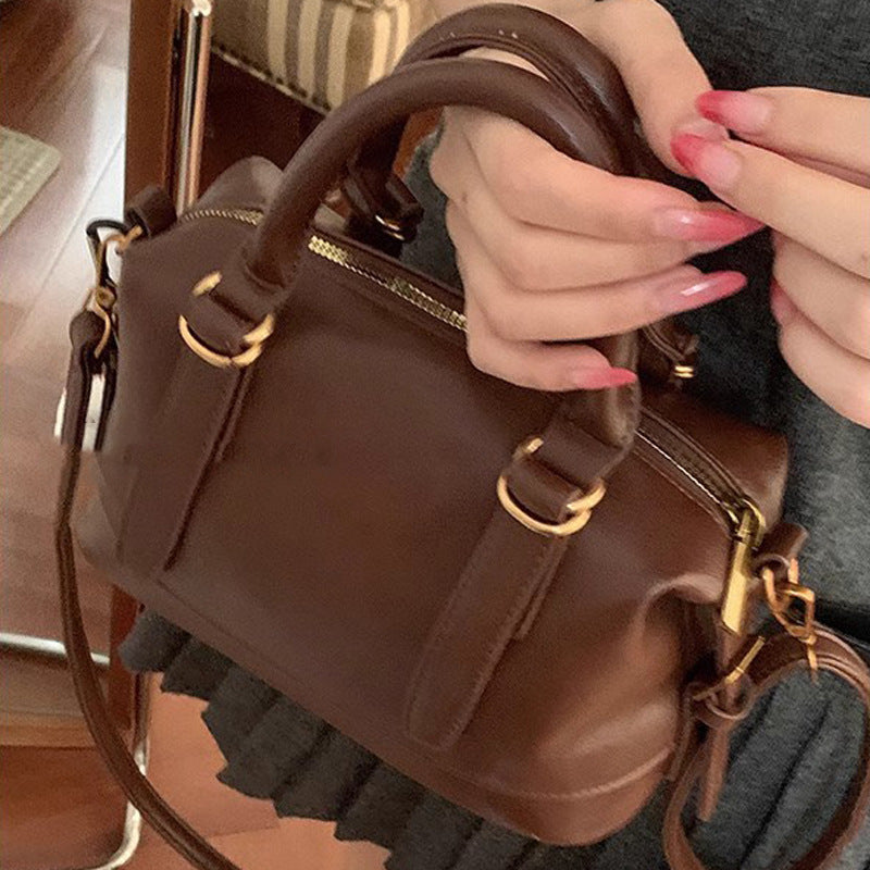 Damen Handtasche mit luxuriösem Leder und stilvollen Verzierungen Nord Taschen