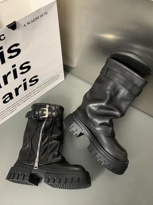 Damen Halbhohe Biker-Stiefel mit Reißverschluss, Schnallenriemen und grober Plateausohle Nord Taschen