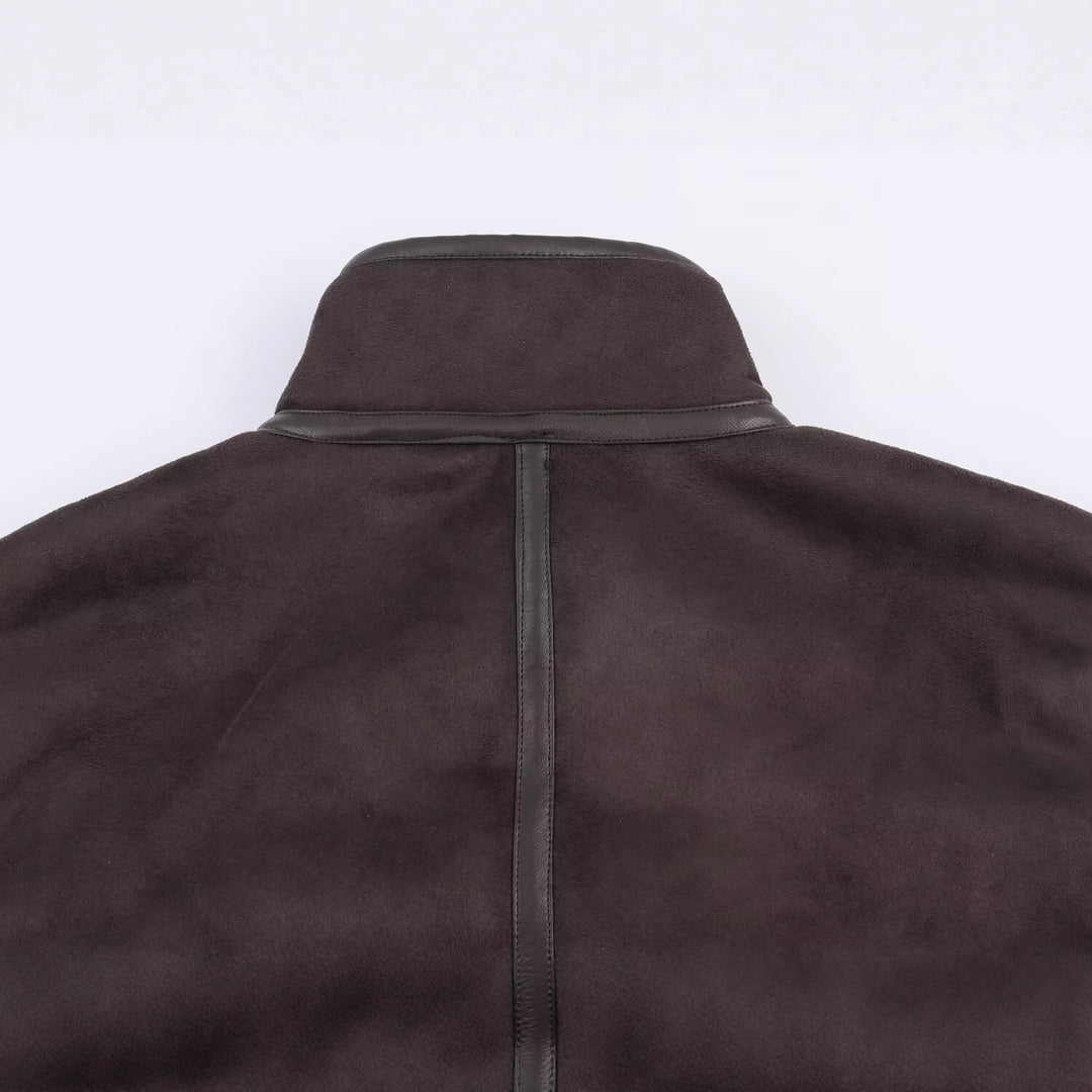 Herren Kurz geschnittene Lammfelljacke mit asymmetrischem Reißverschluss und Lederbesatz Nord Taschen