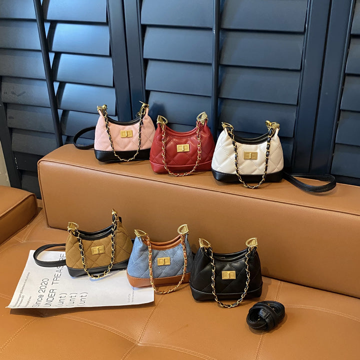 Damen Hobo-Tasche mit elegantem gestepptem Design und luxuriösen Goldakzenten Nord Taschen