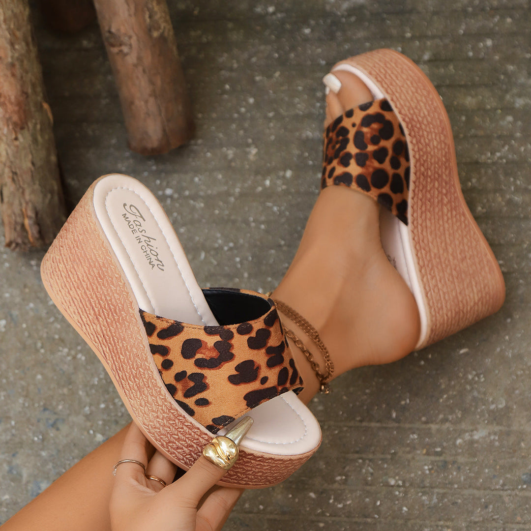 Damen Keil-Sandalen mit Leopardenmuster und gepolsterter Sohle Nord Taschen