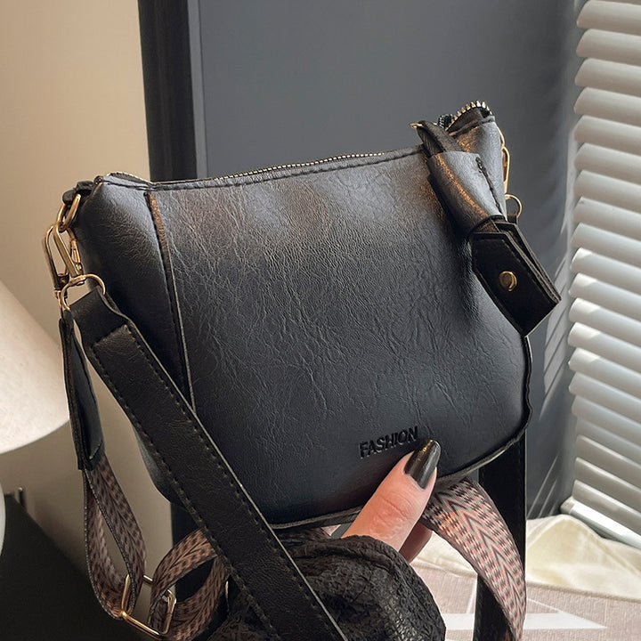 Damen Umhängetasche mit elegantem Obermaterial in hochwertiger Lederoptik Nord Taschen