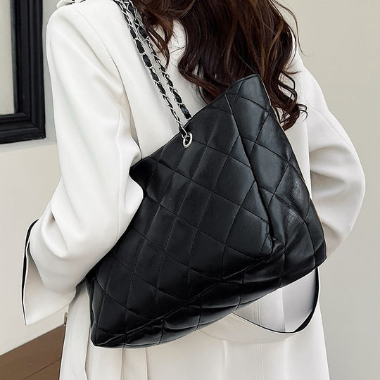 Damen Schultertasche aus hochwertigem Kunstleder mit angesagtem Steppmuster Nord Taschen