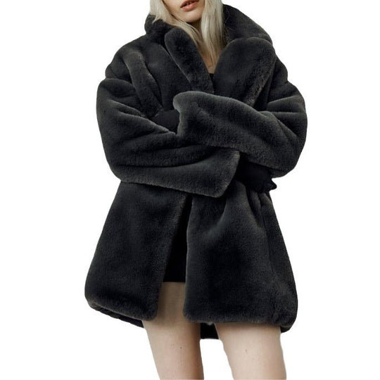 Damen Kurzmantel aus ultraflauschigem Hochflor‑Faux‑Fur mit kastiger Silhouette und voluminösem Reverskragen Nord Taschen
