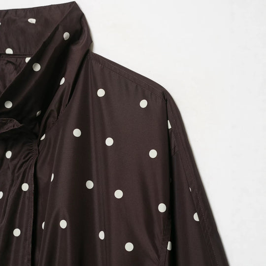 Damen Leichte Cropped-Regenjacke mit Stehkragen, Druckknopfleiste und Polka‑Dot-Design Nord Taschen