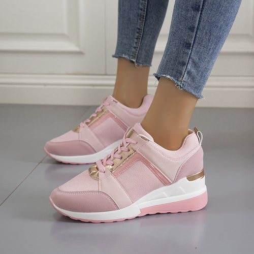 Damen  Keil‑Sneaker mit perforiertem Microfaser‑Upper, gepolsterter Fersenkappe und rutschfester Profilsohle Nord Taschen