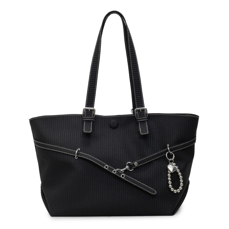 Damen große und geräumige Tragetasche mit trendigen Details Nord Taschen