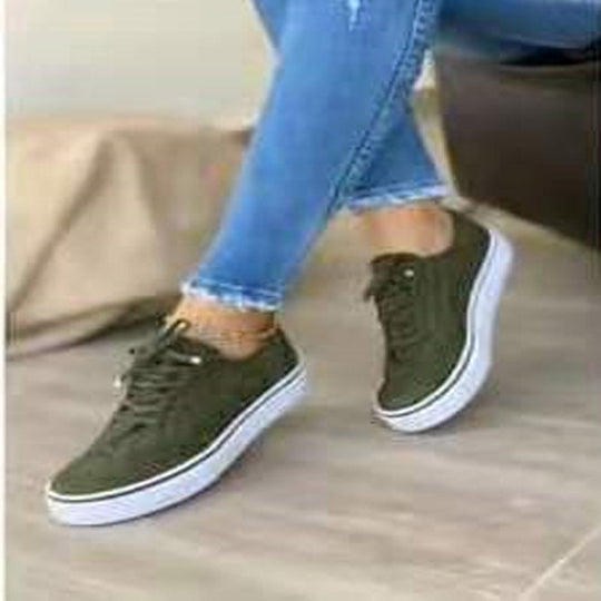Damen Sneaker im eleganten Vintage-Look mit modischen Broguemustern