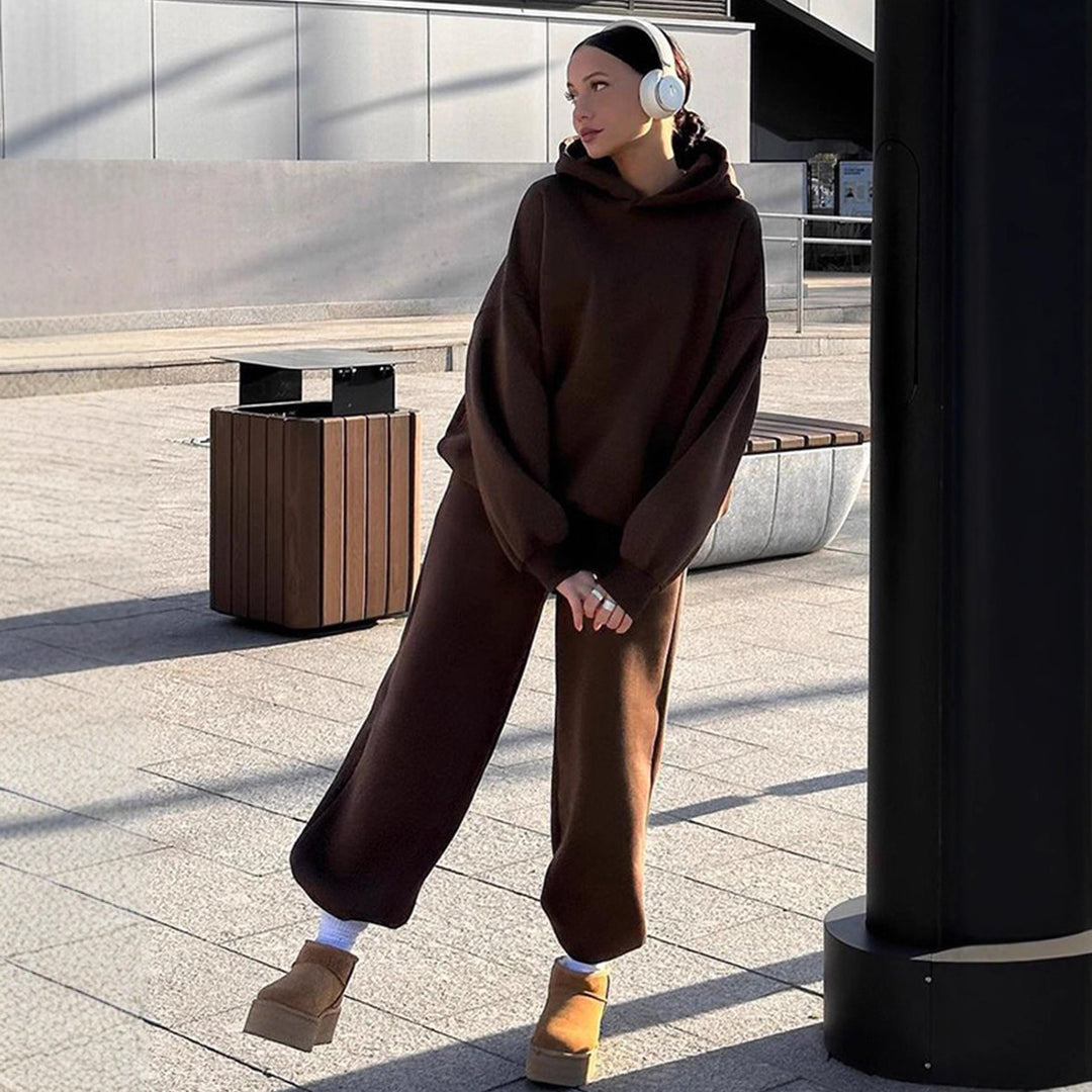 Damen urbanes Oversize-Lounge-Set mit Kapuzenpullover, locker geschnittener High-Waist-Jogginghose und passender Mütze Nord Taschen