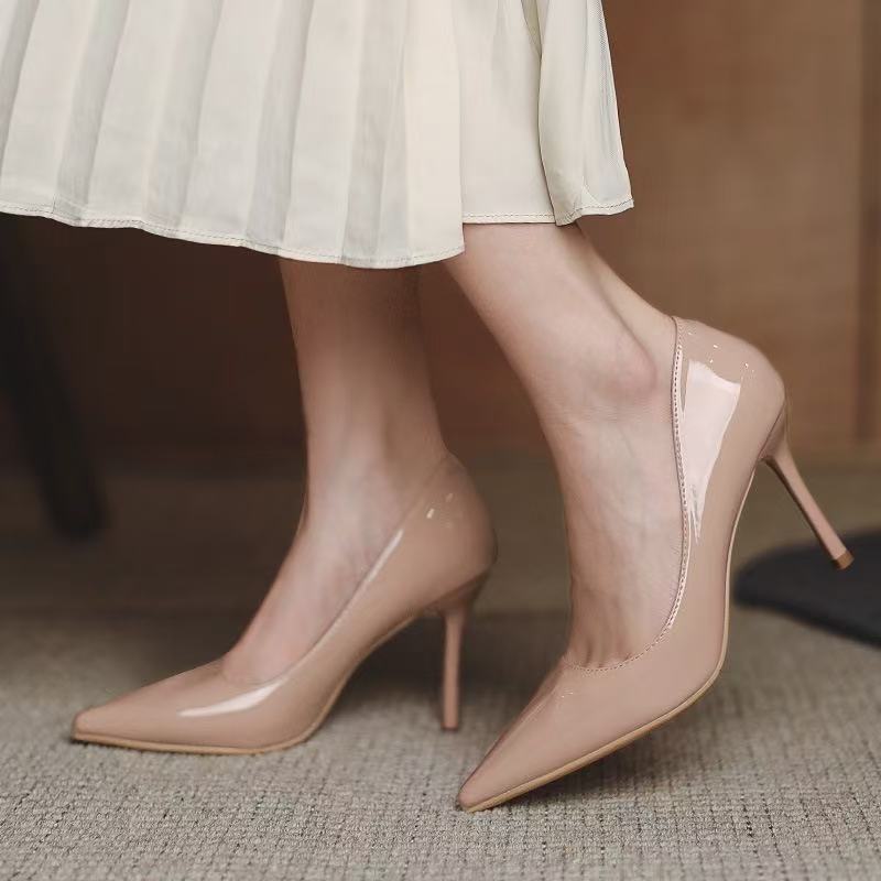 Damen Klassische High-Heels mit elegantem Spitzen-Design und praktischem Riemchen