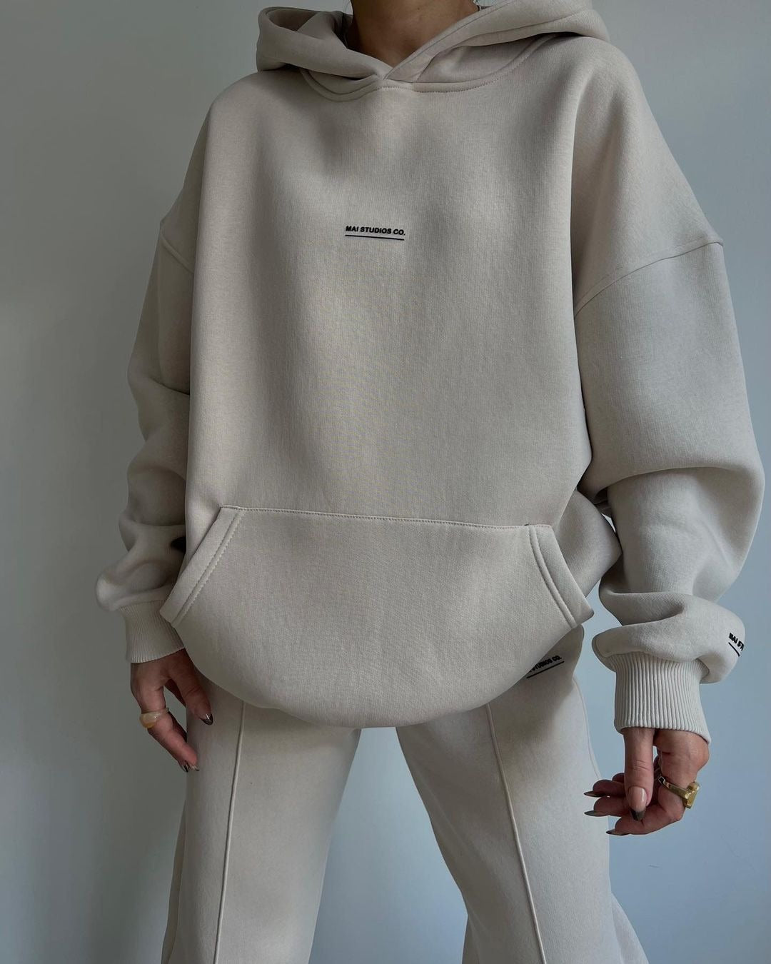 Damen Set Schwere French‑Terry Oversize‑Kapuzenpullover mit Kängurutasche und Slim‑Jogginghose Nord Taschen