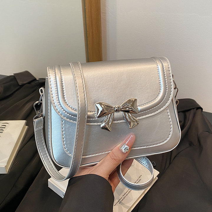 Damen Umhängetasche mit elegantem Knotenverschluss und praktischen Fächern Nord Taschen
