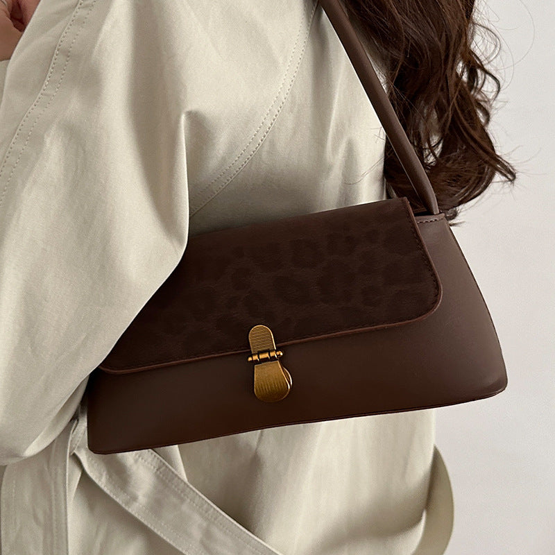 Damen Umhängetasche mit floralem Muster und elegantem Klappenverschluss Nord Taschen