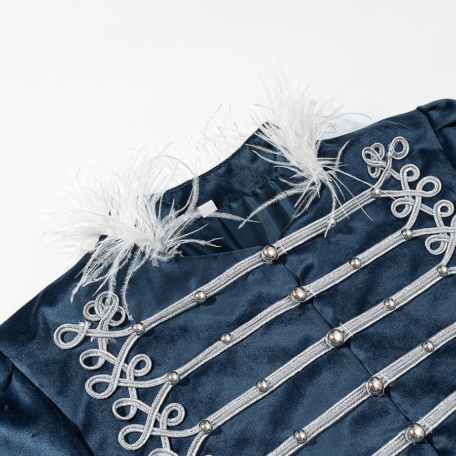 Damen Ornamentale Militärjacke mit Zierkordeln und Federbesatz Nord Taschen