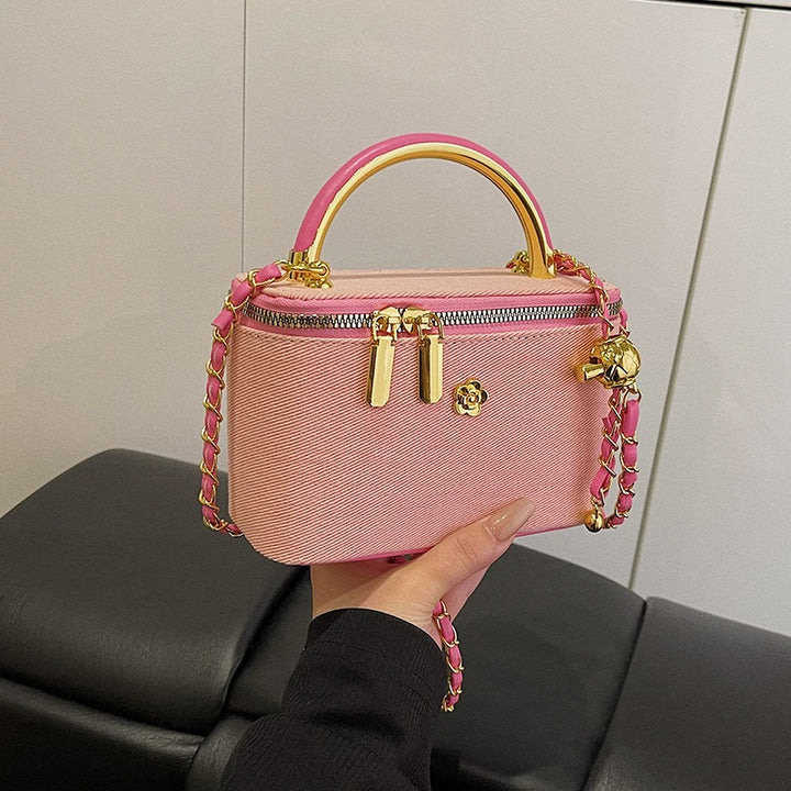 Damen Designer Handtasche mit exklusiven Kettenakzenten Nord Taschen